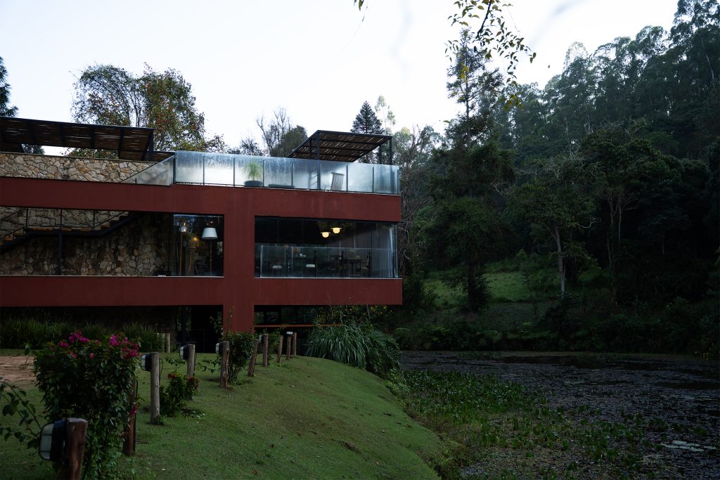 casa-pedra-azul-sloper